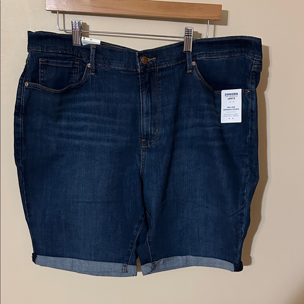 Denizen from Levi’s Bermuda jean shorts size 22 NWT